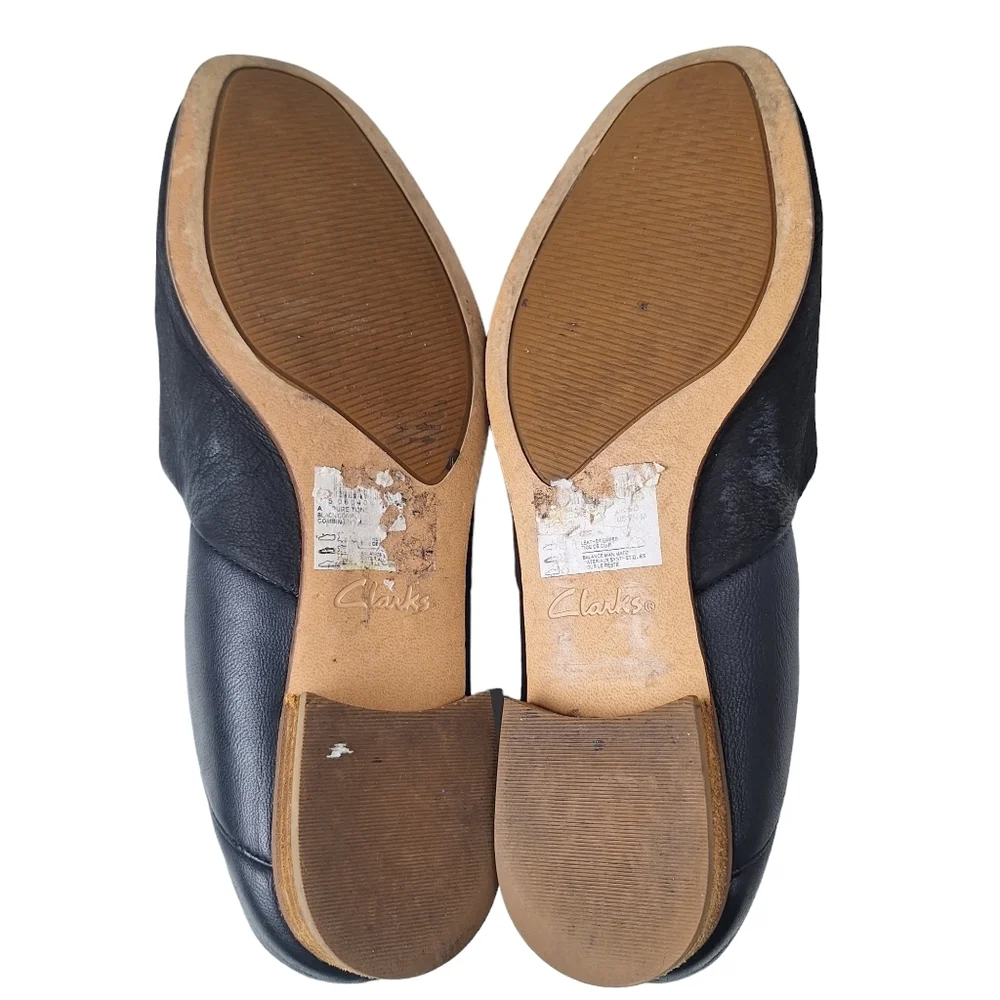 Clarks Pure Tone Sz 7.5 Black Leather Cushioned Slip On Comfy Flats Loafers Shoe